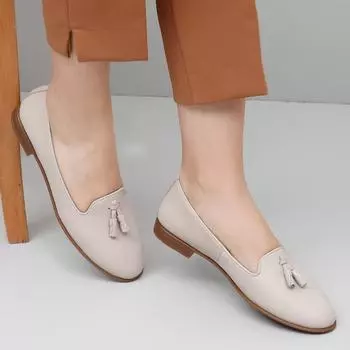 Бежевые антикварные женские туфли на плоской подошве из натуральной кожи с круглым носком и кисточками на плоской подошве