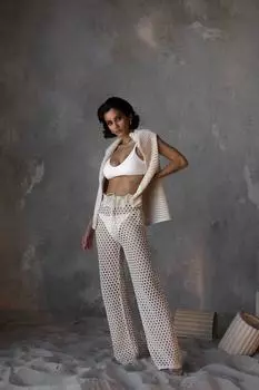 Бежевые ажурные брюки из техасского кружева