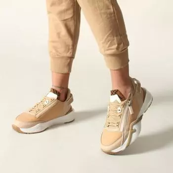 Бежевые женские кроссовки из лайкры