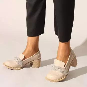 Бежевые женские повседневные туфли из лакированной кожи Классическая обувь