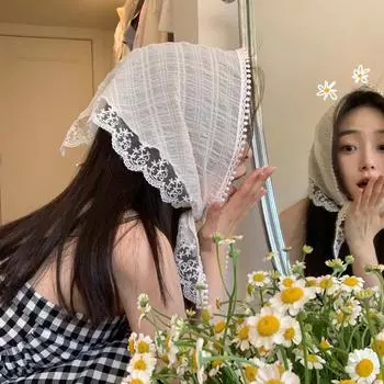 Бежевый треугольный шарф с французским кружевом и цветочным узором - универсальная повязка для волос или декоративная лента для сумки