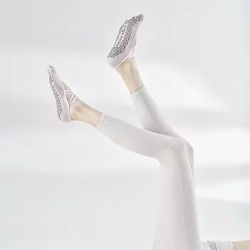Big Brand Cotton Yoga Socks Five-Finger Socks Full Particles Sweat-Absorbent Breathable Women Professional Pilates Socks Non-Slip Socks Short Lilac strap double cross mesh