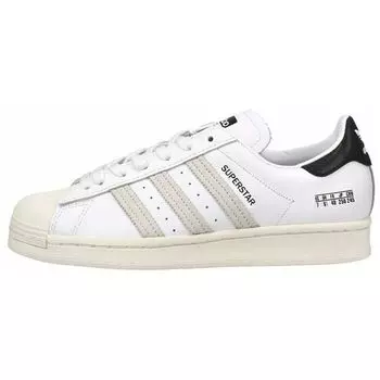 Бирка с размером adidas Superstar — кроссовки унисекс Cloud White Core-Black FV2808