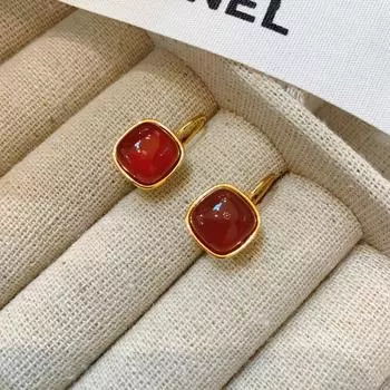 Black And Red Retro Stud Earrings Female Versatile Temperament High Sense Hong Kong Style French Earrings Earrings