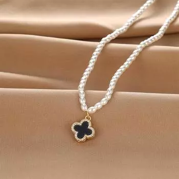 Black And White Four-Leaf Clover Pearl Necklace Women S Premium Light Luxury Versatile Collarbone Chain Accessories