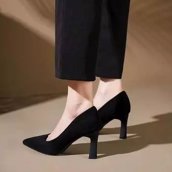 Black high heels women s autumn 2025 new versatile interview etiquette professional work shoes pointed thick heel single shoes 34