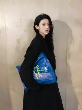 Black woolen coat women s thickened autumn and winter new Hepburn style high-end medium and long over-the-knee woolen coat S чёрный