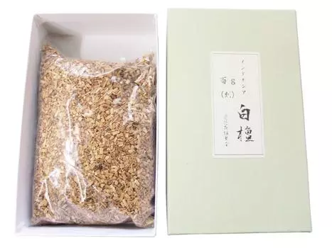 Благовоние Awaji Baikundo для сжигания благовоний Индонезийский сандал 100 г измельченный