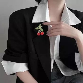 Блестящая брошь со стразами, изысканная полировка, милый женский значок в форме вишни красный