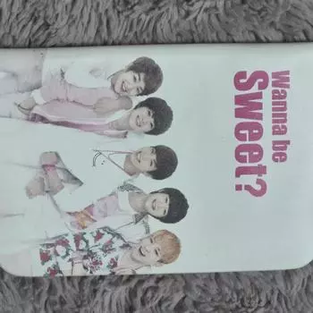 Блестящая обложка для паспорта Etude House