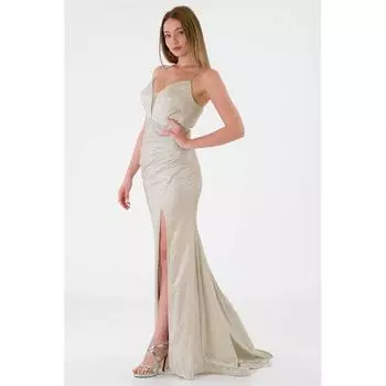 Блестящее вечернее платье на тонких бретельках с глубоким разрезом, золото