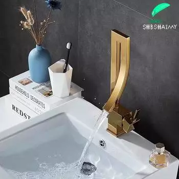 Блестящий золотой смеситель для раковины в ванной комнате, смеситель для холодной и горячей воды, кран для установки на бортик, черный никель, хром, латунь, водопадные смесители с одной ручкой матовый черный