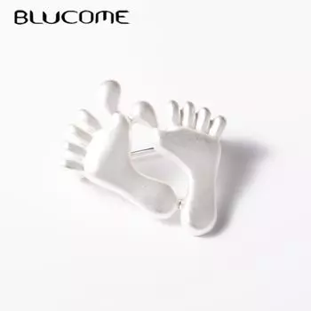 Blucome, новый дизайн, милые маленькие броши в форме стопы для женщин, костюм, булавки для шарфа, ювелирные изделия, детские подарки на Новый год белый