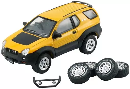 BM CREATIONS Isuzu Vehicle Cross Yellow RHD Готовый продукт 1/64 1997-2001