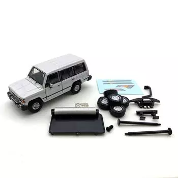 BM CREATIONS Mitsubishi 1st Gen Pajero 83 White Stripe pattern RHD 64B0188 1/64