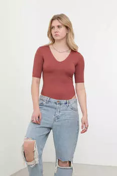 Боди на кнопках с V-образным вырезом Сушеная роза