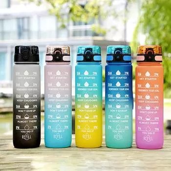 Большая емкость модный градиентный пластиковый стаканчик для занятий спортом на открытом воздухе портативный чайник с ручкой для студентов мужского и женского пола отскакивающий поильник 900ml чёрный