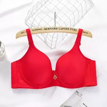 Большая грудь показывает маленькую грудь, тонкую грудь, большие чашки со стальными кольцами, нижнее белье большого размера, собирающее и регулирующее тип, а подгрудь закрыта. 75B слоновая кость