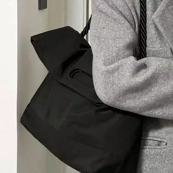 Большая школьная сумка через плечо 2024 года, корейская версия, нейлоновая, женская сумка-почтальон, новая сумка-тоут для студентов колледжей чёрный