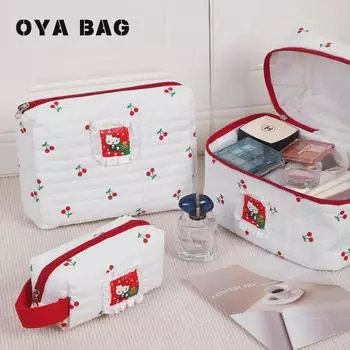 «Большая стеганая косметичка Cherry Cat — симпатичная и очень выгодная покупка для студентов» Small Octagonal Tote