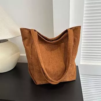 Большая вместимость, модная осенне-зимняя новая однотонная корейская версия сумки 2024 года, сумка для отдыха в иностранном стиле, сумка через плечо, сумка-тоут зелёный