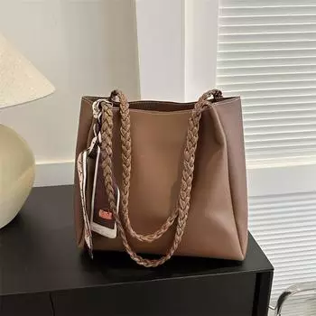 Большая вместимость повседневная сумка через плечо на осень и зиму 2024 года, новая повседневная мода, однотонный ретро-шелковый шарф в иностранном стиле чёрный