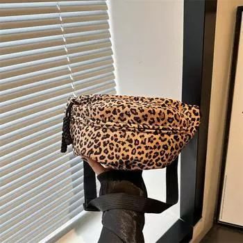 Большая вместительная персонализированная трендовая женская сумка-седло 2024 года, ранняя осень, новая корейская версия, модная повседневная сумка в иностранном стиле, переносная сумка через плечо чёрный