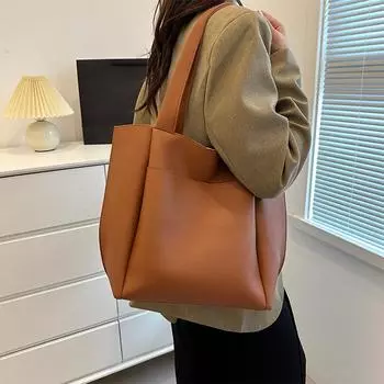 Большая вместительная простая женская сумка 2024 года, новая модная сумка через плечо, зимняя модная сумка-тоут чёрный