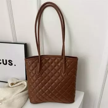 Большая вместительная сумка Diamond для женщин 2024 года, новая простая и универсальная большая сумка-тоут, повседневная корейская версия, сумка на одно плечо, прилив чёрный