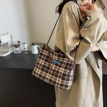 Большая вместительная сумка-тоут в клетку для женщин 2024 года, новая модная универсальная сумка через плечо в стиле ретро для поездок на работу