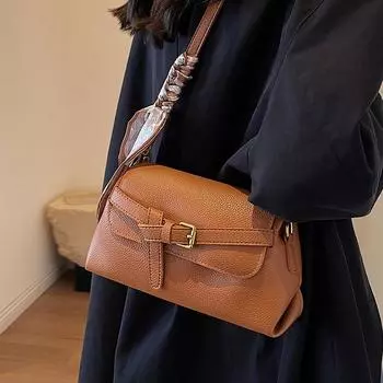 Большая вместительная сумка женская 2024 новая модная и универсальная осенняя сумка через плечо ретро текстура популярная маленькая квадратная сумка No specification чёрный