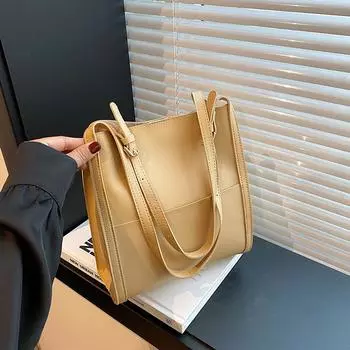 Большая вместительная сумка женская летняя 2024 красивая новая трендовая корейская версия модная повседневная сумка через плечо повседневная сумка-тоут подмышкой чёрный