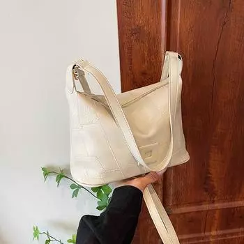 Большая вместительная сумка женская осенняя универсальная 2024 новая модная сумка-мессенджер через плечо популярная сумка-ведро хаки