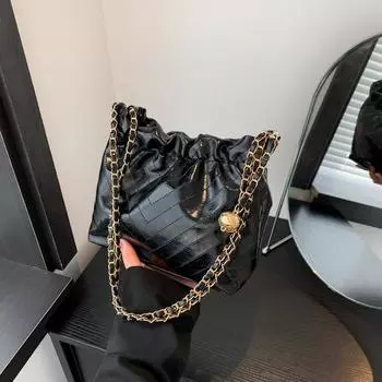 Большая вместительная сумка женская зимняя универсальная 2024 новая мода этого года популярная сумка через плечо с цепочкой текстурная сумка-ведро белый