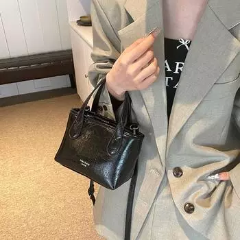 Большая вместительная женская сумка 2024 года, летняя новая фактурная сумка через плечо, модная персонализированная косая сумка-ведро чёрный