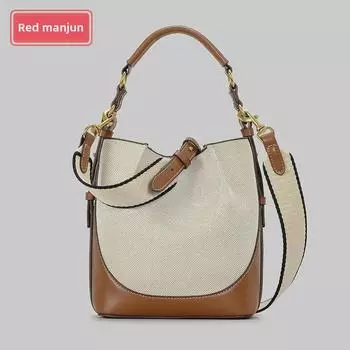 Большая вместительная женская сумка через плечо из холста с широким плечевым ремнем и завязкой-ведром белый/кремовый