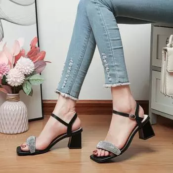 Большие босоножки на квадратном каблуке, женские, лето 2024 г., новая версия корейской версии босоножек с пряжкой The Heel Diamond One Word 35 чёрный