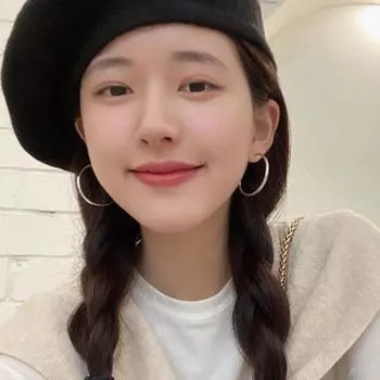 Большие круглые серьги, взрыв женственности, худое лицо, новые серьги, элитное лето