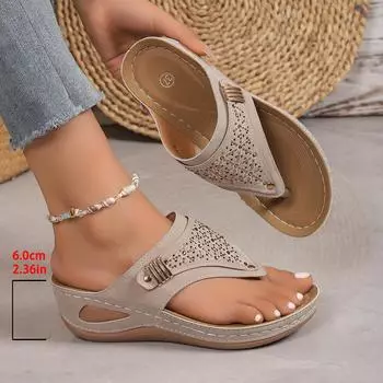 Большие повседневные сандалии на танкетке для женщин 2024 года, новые модные толстые подошвы, модные украшения из страз, универсальные римские пляжные сандалии для отдыха на открытом воздухе 36 чёрный