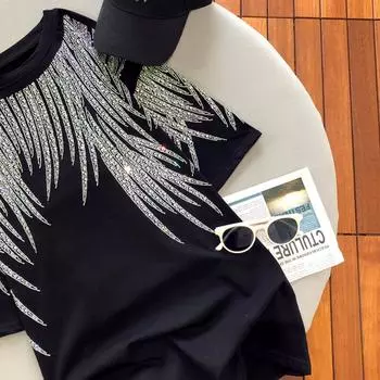 Большие размеры, тяжелая промышленная футболка с блестящими бриллиантами и перьями и крыльями, с коротким рукавом, женские черные блестящие топы Hundred 4XL чёрный