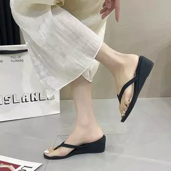 Большие размеры, вьетнамки, новинка 2025 года, французская вечерняя фея, женская обувь, летняя верхняя одежда, темпераментные босоножки на толстом каблуке 35