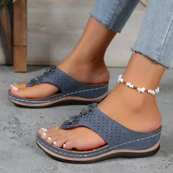 Большие тапочки женские летние 2024 года новые шлепанцы с цветочным принтом и подошвой из кексов пляжные женские сандалии 35 чёрный