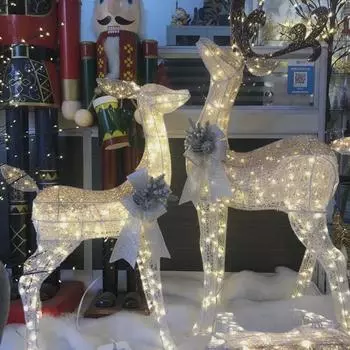Большой светящийся рождественский олень с санями: Дизайн «Мать и дитя» для оформления окон или отелей