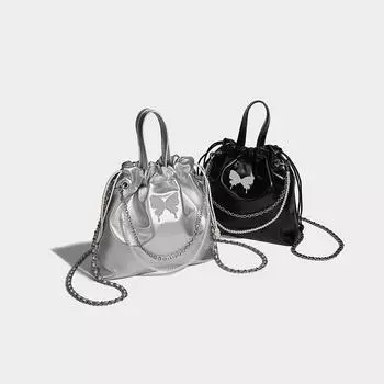 Большой вместительный легкий рюкзак для женщин 2024 года, новая нишевая сумка на цепочке для поездок на работу, модный универсальный рюкзак для студентов серебряный