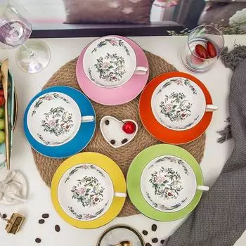 Bone China Coffee Cup Saucer Set Ceramic Red Tea Cup Saucer Hand-painted Gold edge Pink Coffee Mugs Valentine s Day Gift 220ml