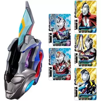 Бонус за покупку Ultraman Decker DX Ultra D Flasher включает 3 золотых Ultra Dimension [Bandai] (Ранние карты)