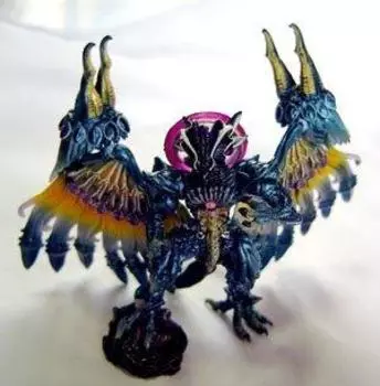Бонусная фигурка из книги фанатов Final Fantasy Creatures Еретик Бахамут том 1