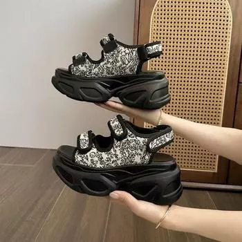 Босоножки на платформе женские летние спортивные босоножки на липучках 2024 новые плиссированные модные универсальные пляжные туфли 36 чёрный