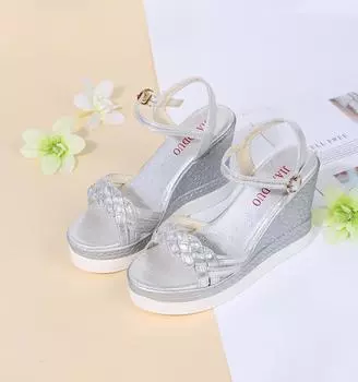 Босоножки на танкетке для мужчин, увеличивающие внутреннюю высоту, женские, 2024, новые, с пряжкой, стиль феи, модный темперамент, высокие каблуки, прилив 33 золотой