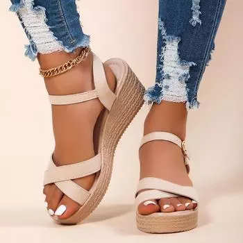 Босоножки на танкетке, волшебный ветер 2024 года, новая летняя мода, однотонные туфли с высоким каблуком большого размера 36 чёрный